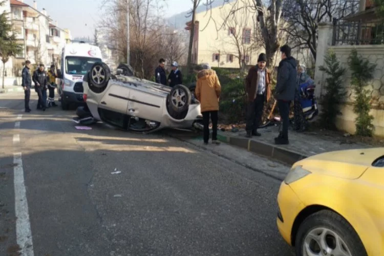 Bursa'da Dobruca Caddesi'nde feci kaza!