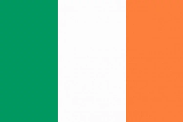 İrlanda'da bomba yüklü araçla saldırı