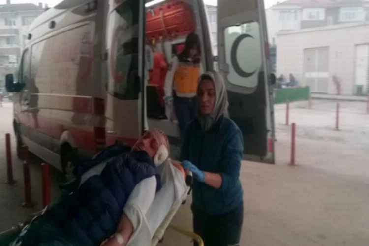 Bursa'da trafik kazası: 3 kişi yaralandı