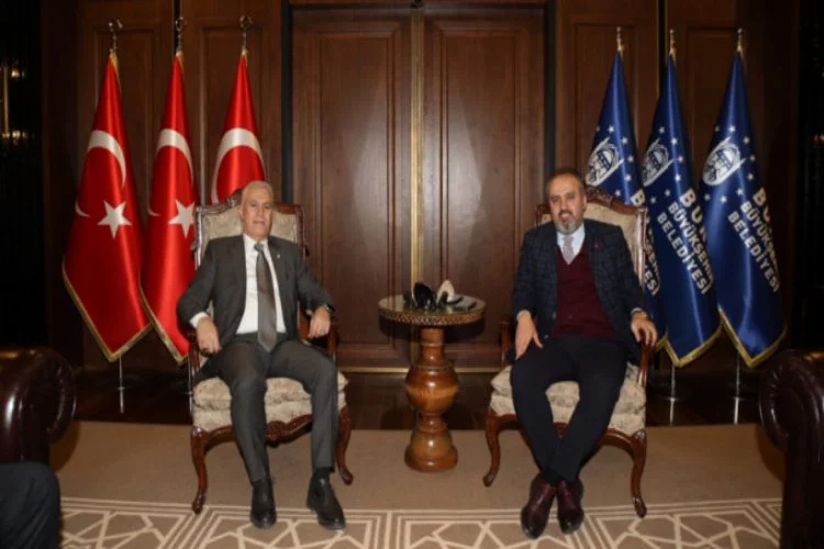 Bursa'da rakip başkan adaylarından dostluk mesajı