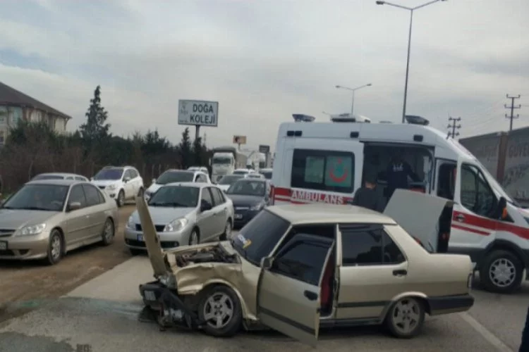 Bursa'da otomobili hurdaya çeviren kaza!