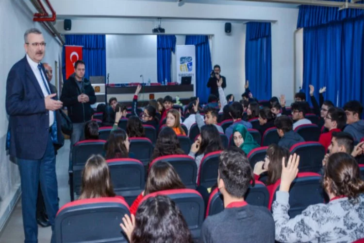Başkan Özkan öğrencilerden kitap okuma sözü aldı