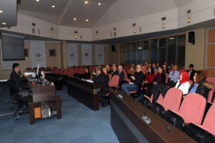 Bursa'da belediye personeline omurga sağlığı semineri verildi
