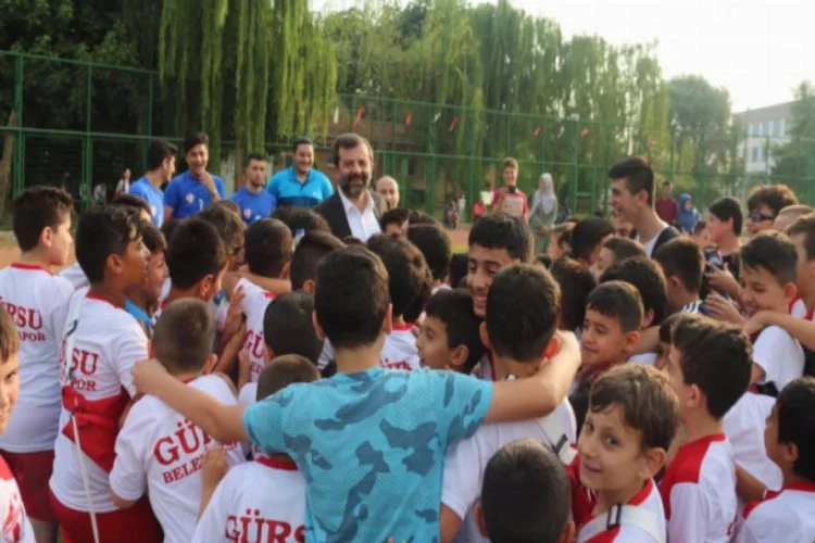 Gürsu Belediyespor'un U14 Takımı namağlup şampiyon