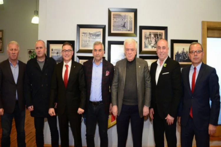 Bursasporlu eski futbolculardan Bursaspor'a destek