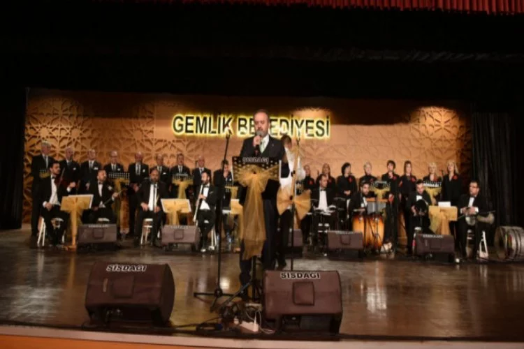 Başkan Aktaş, Bursa Muhtarlar Korosu'nu konserde yalnız bırakmadı