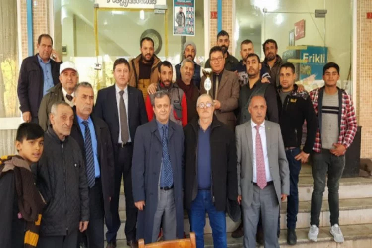 Demokrat Parti Mustafakemalpaşa adayı Alper'den şampiyona tebrik