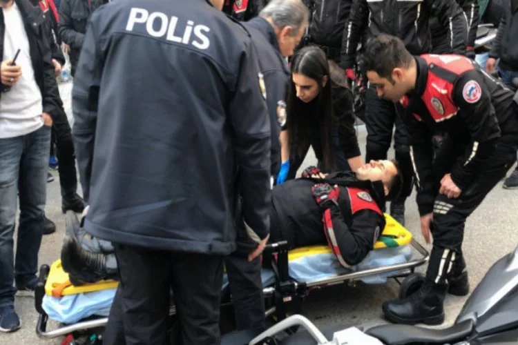 Bursa'da korkutan kaza! Motorize yunus timleri otomobille çarpıştı