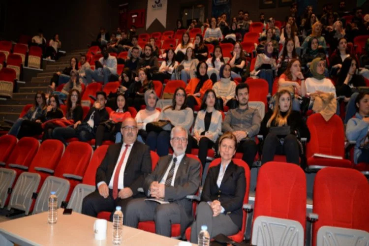 Bursa'da üniversiteli öğrenciler sektör yöneticileriyle buluşuyor