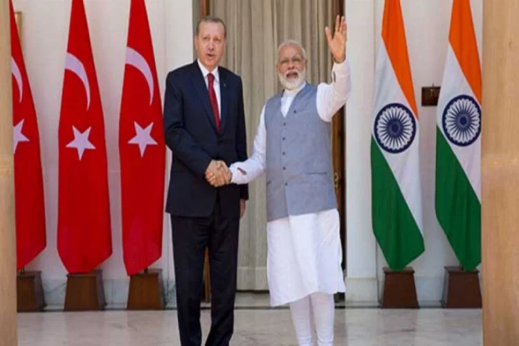 Cumhurbaşkanı Erdoğan, Hindistan Başbakanı Modi'yle görüştü