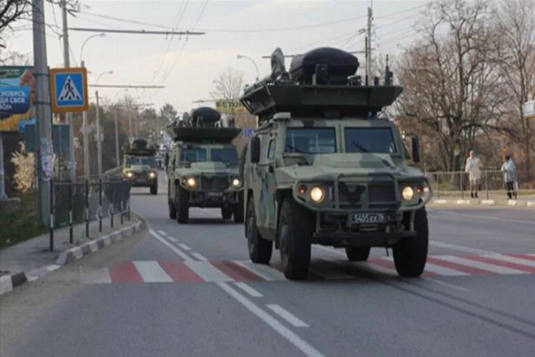 Rusya Kırım'daki askeri birliklerini güçlendirdi
