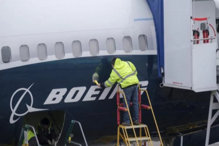 Boeing tipi uçak acil iniş yaptı!