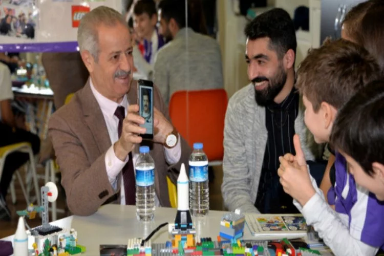 Suriyeli astronot, Bursalı öğrencilere uzay deneyimlerini anlattı