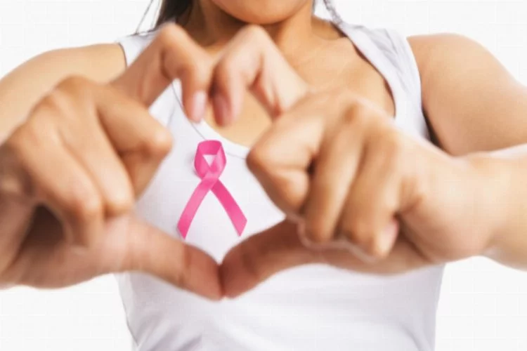 Her 10 kadından 9'u memedeki tümörü kendi fark ediyor
