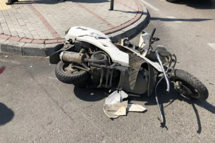 Bursa'da motosiklet ticari araca çarptı!
