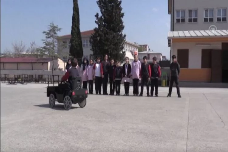 Bursa'daki ortaokul öğrencileri elektrikli araç üretti!