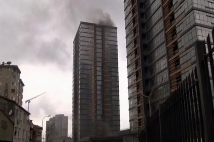 25 katlı binada korkutan yangın!
