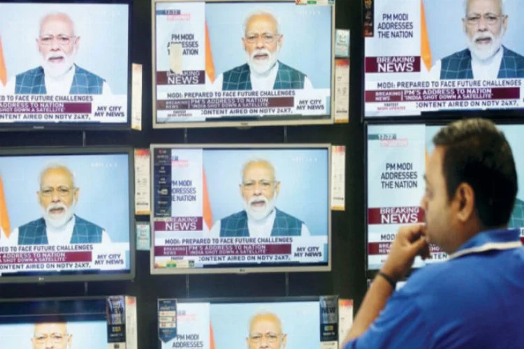 Hindistan Başbakanı açıkladı: Uzayda uydu vurduk