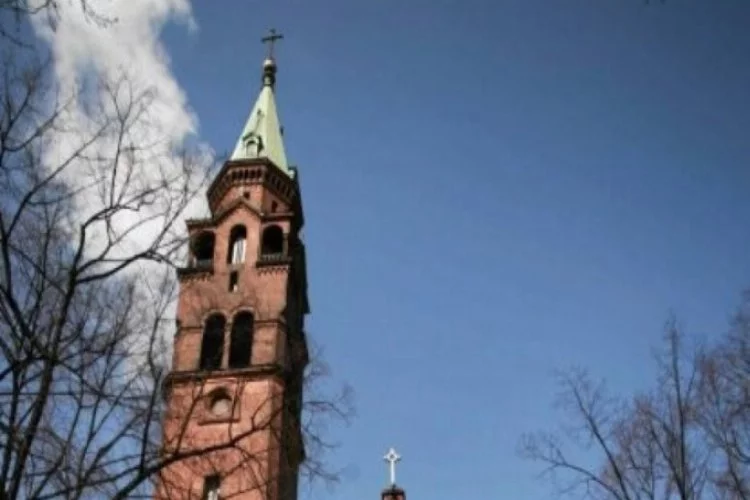 Polonya'da kiliseye saldırı: 1 ölü