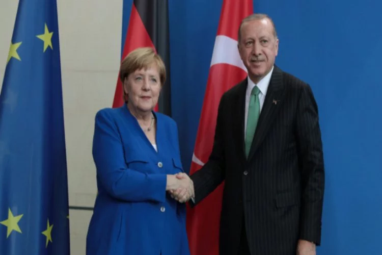 Cumhurbaşkanı Erdoğan'dan Merkel'e taziye