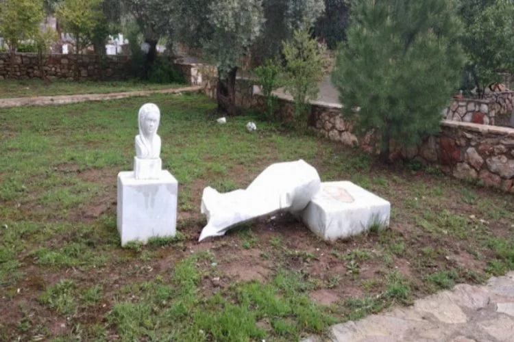 Tanrıça heykellerine saldıran sarhoş eski çalışan çıktı