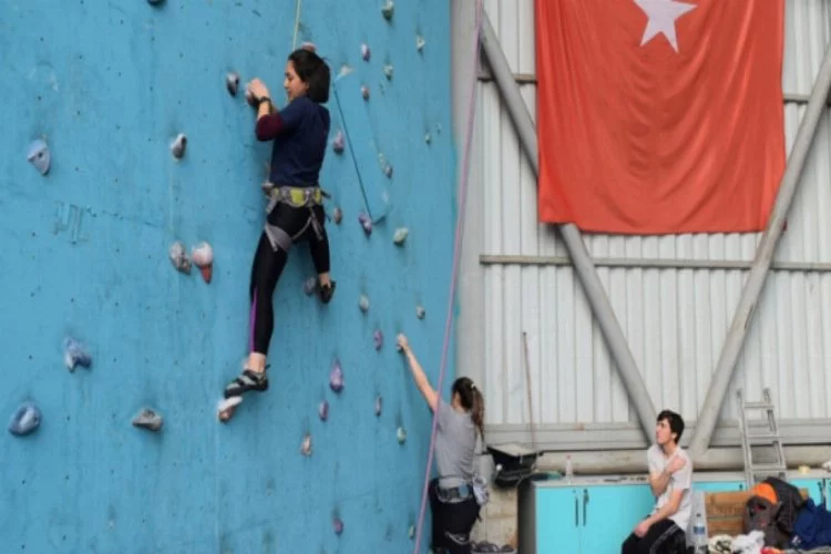 Nilüfer'de üniversitelilerin spor heyecanı başladı