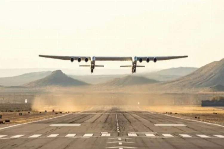 Dünyanın en büyük uçağı havalandı