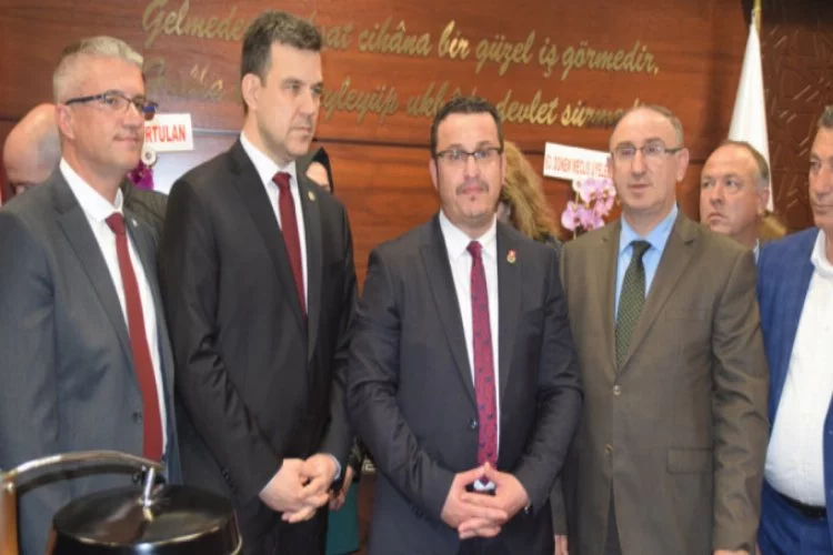Mustafakemalpaşa'da Mehmet Kanar mazbatasını aldı