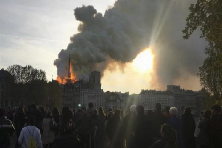 Paris Savcılığı yangının sebebini açıkladı
