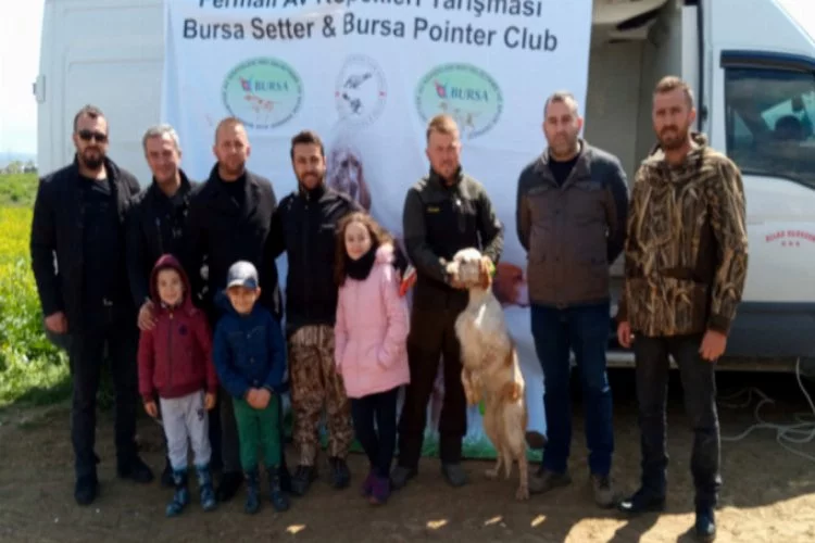 Bursa'da avcılar ve köpekleri bu yarışmada bir araya geldi