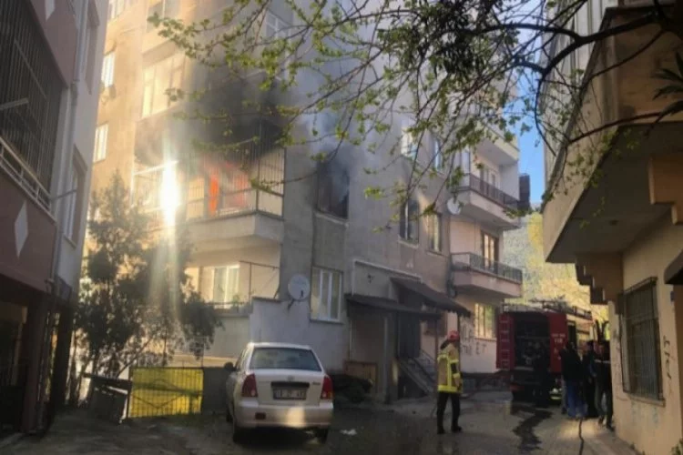 Bursa'da mangal yakarken evini yaktı