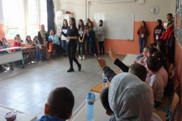 Bursa'da köy okuluna umut oldular