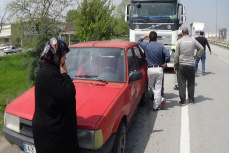 Bursa'da tanker, otomobili metrelerce sürükledi