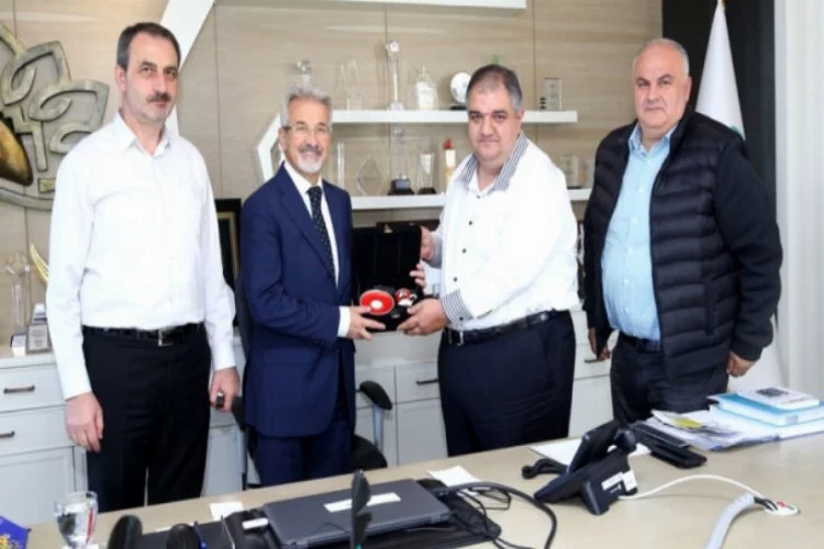 Türk-Arap Dostluk Derneği Bursa Temsilciliği'nden Başkan Erdem'e ziyaret