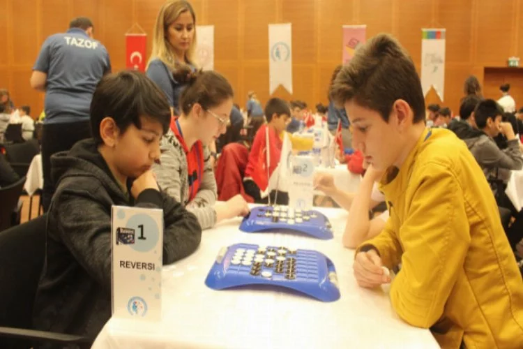 Türkiye'nin en zeki çocukları Bursa'da kıyasıya yarıştı