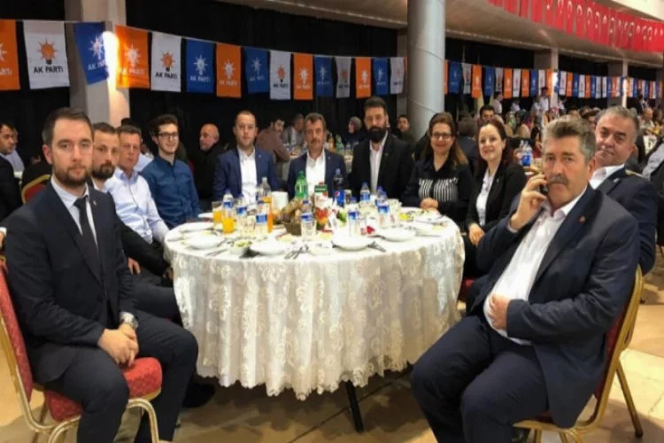 Bursa'da AK Partili meclis üyeleri MHP'den istifa etti
