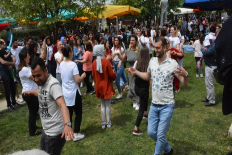Bursa'da 1 Mayıs'ı çalışanlarıyla kutladılar