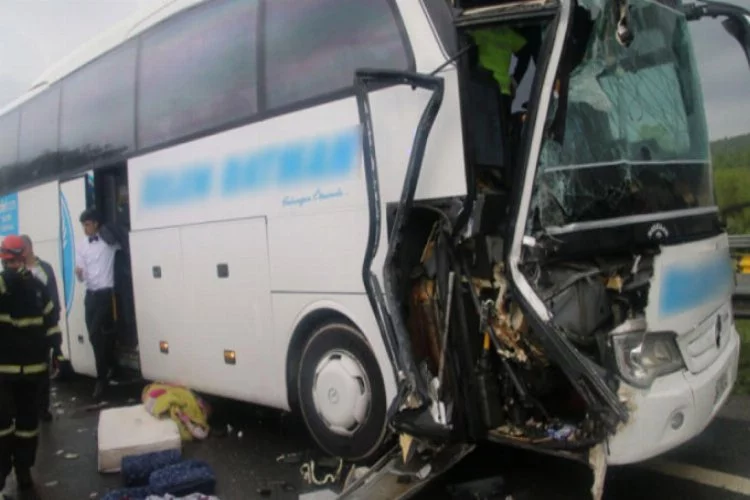 Yolcu otobüsü ile TIR çarpıştı: 7 yaralı!
