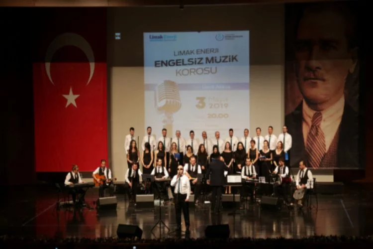 Bursa'da Engelsiz Koro'dan müzik ziyafeti