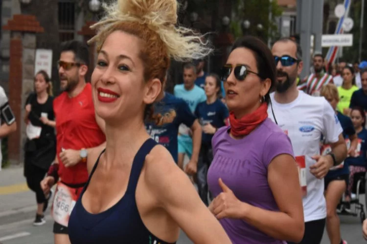 İzmir'de iyilik için 9 bin kişi koştu