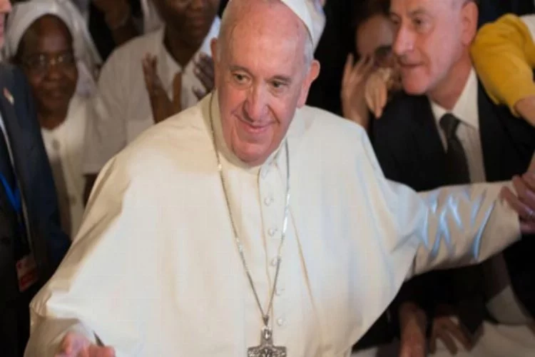 Papa'dan 'mültecilere kapıları açın' çağrısı