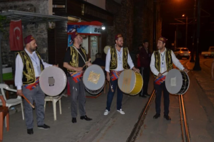 Bursa'da ramazan davulcularının ilk mesaisi