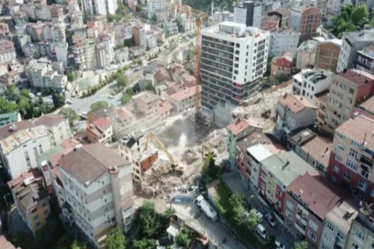 İstanbul Kağıthane'de 14 bina yıkıldı