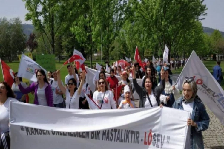 LÖSEV'den Bursa'da sağlıklı yaşam yürüyüşü