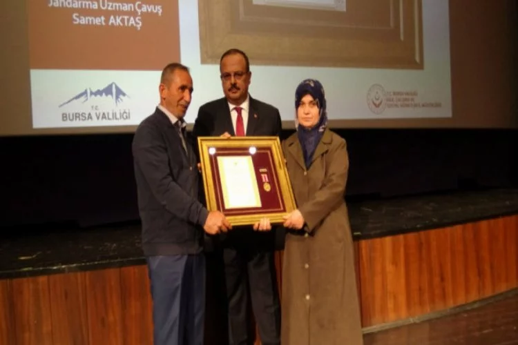 Bursa'da şehit aileleri ve gaziye Devlet Övünç Madalyası verildi