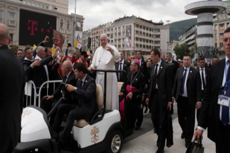Papa'dan Kuzey Makedonya'ya ziyaret