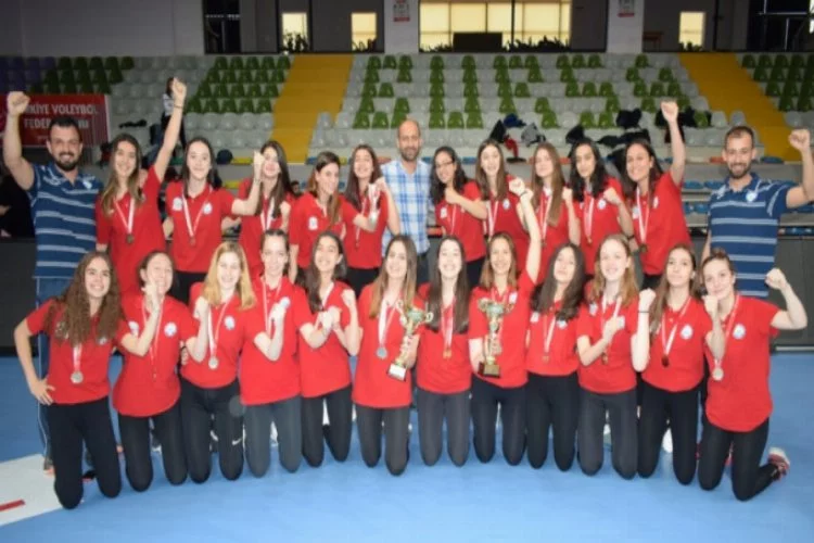 Bursa'da şampiyonların kupa sevinci