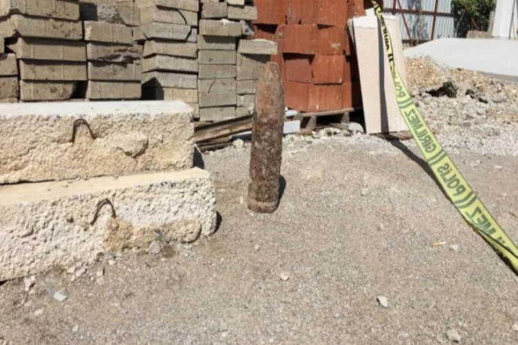 İzmir'in göbeğinde top mermisi bulundu