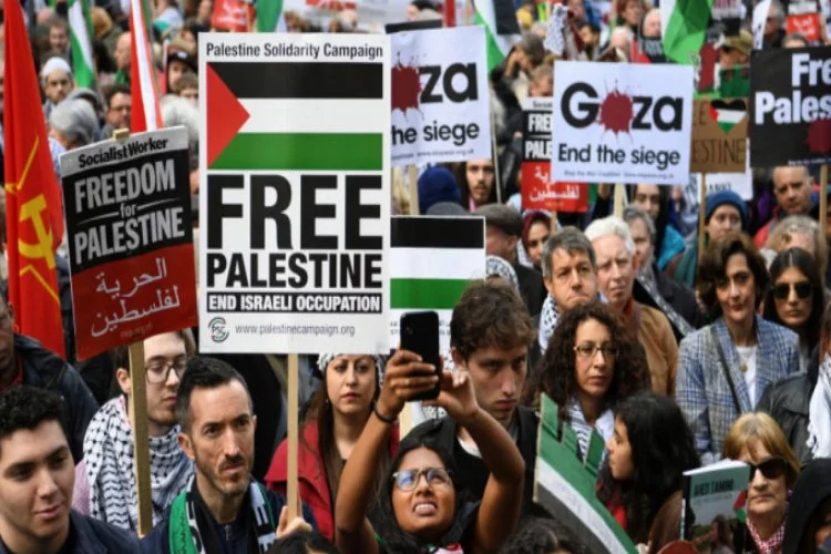 Binlerce Londralı Filistin için yürüdü