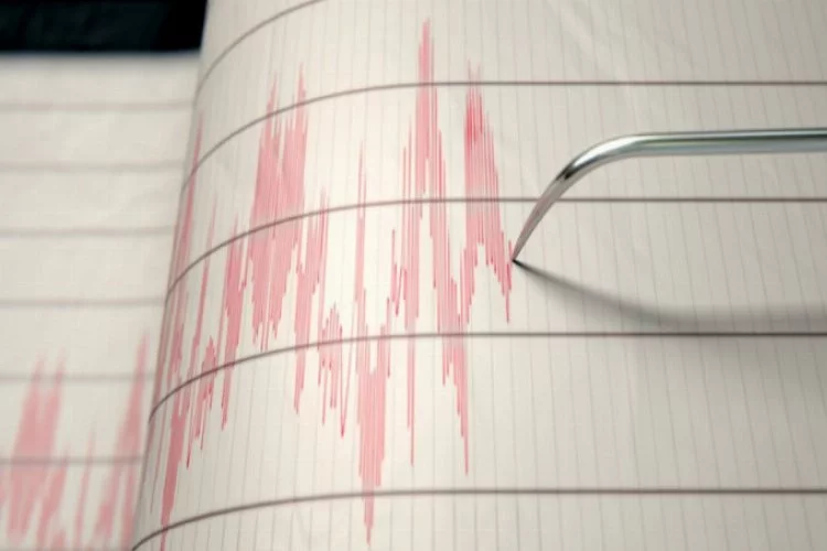 Papua Yeni Gine'de şiddetli deprem!